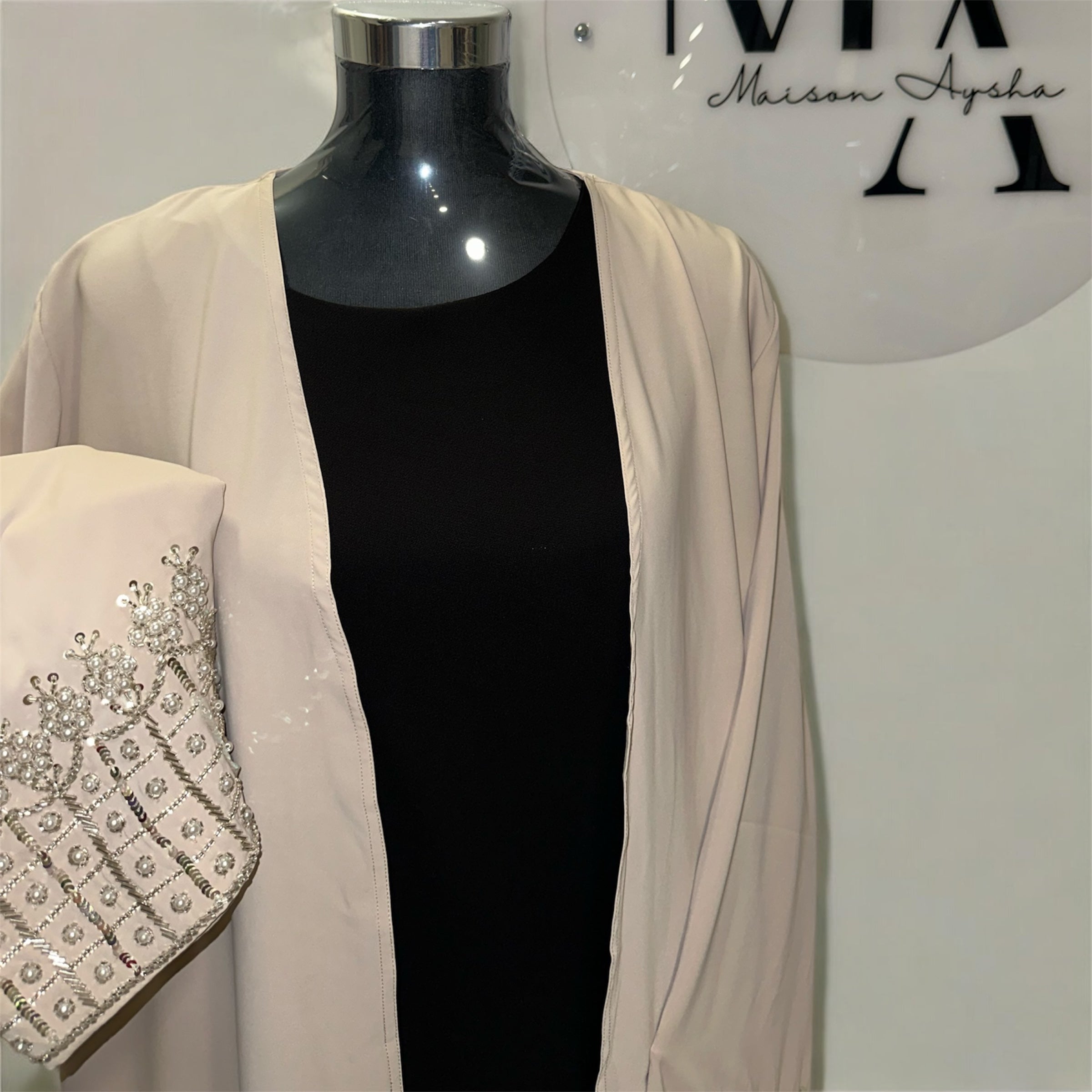 Kimono brodé de perles